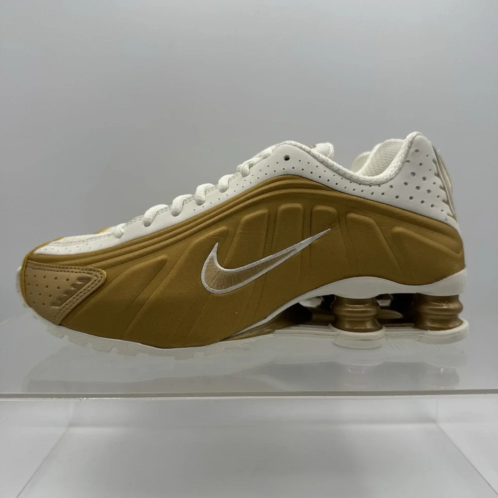 Brand New Nike Shox R4 Soft Pearl Metallic Gold Shoes AR3565-010 Women Size 7.5